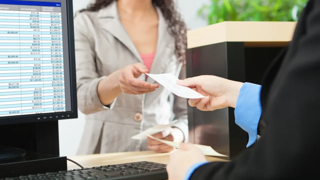 Berapa Gaji Bekerja Di Bank BRI